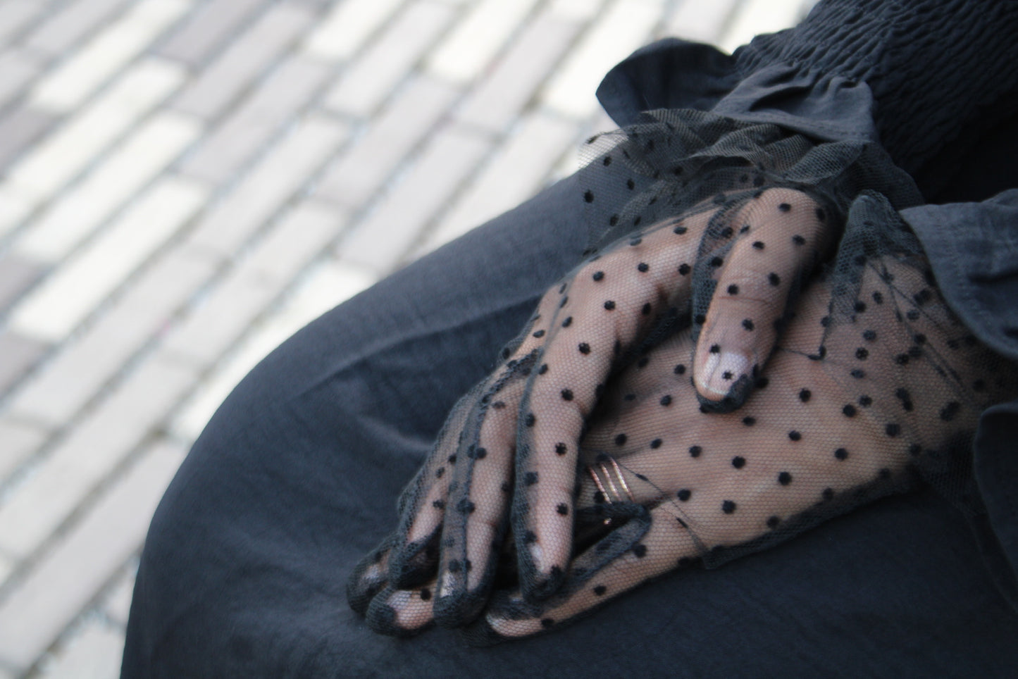 Lace glove (Polka Dot)